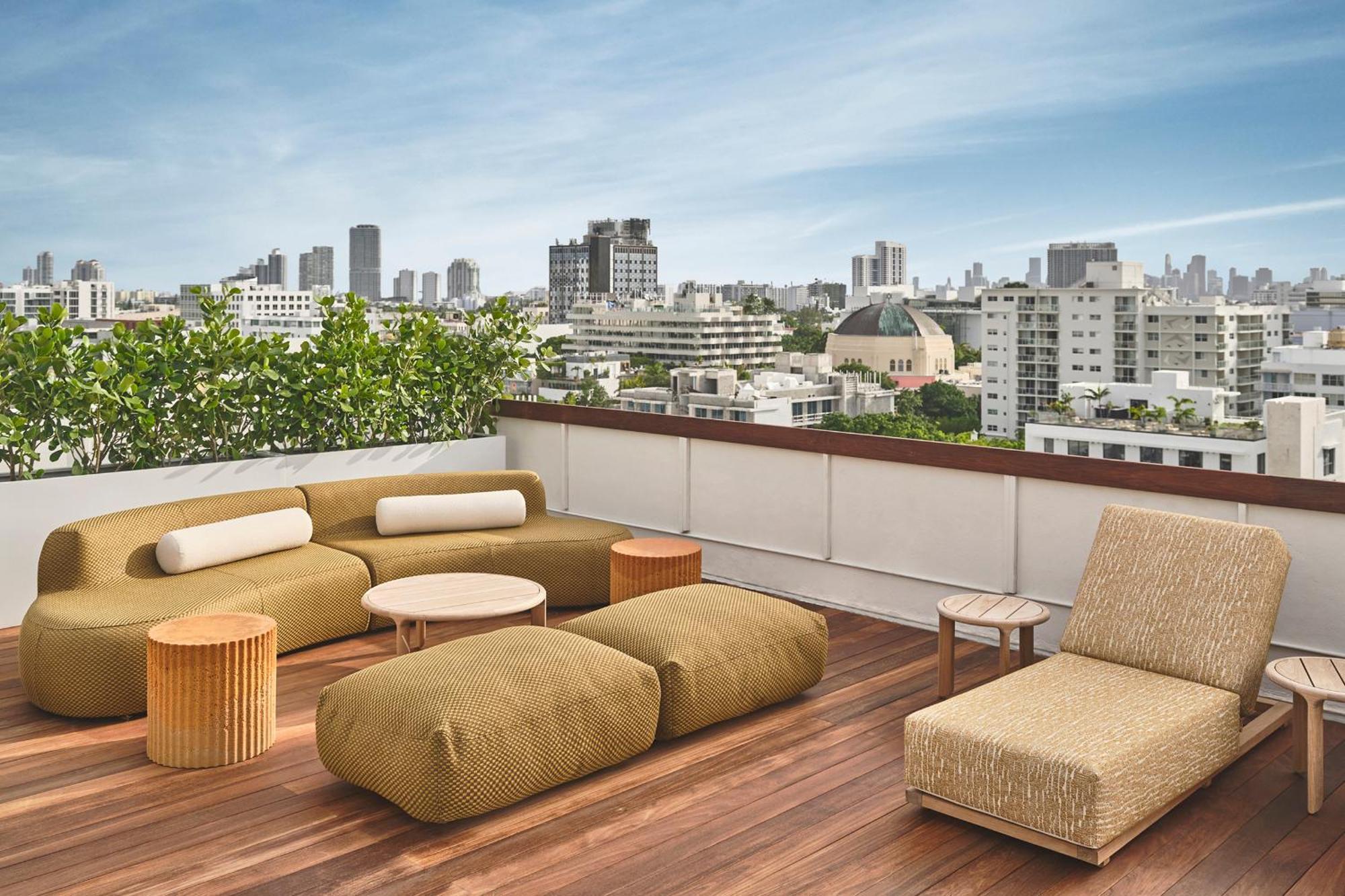 Resort The Shelborne By Proper