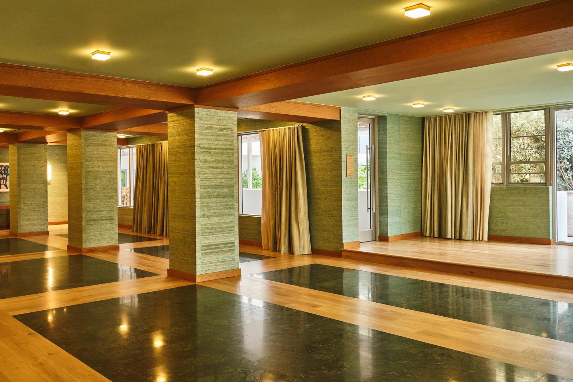 Resort The Shelborne By Proper Miami Beach