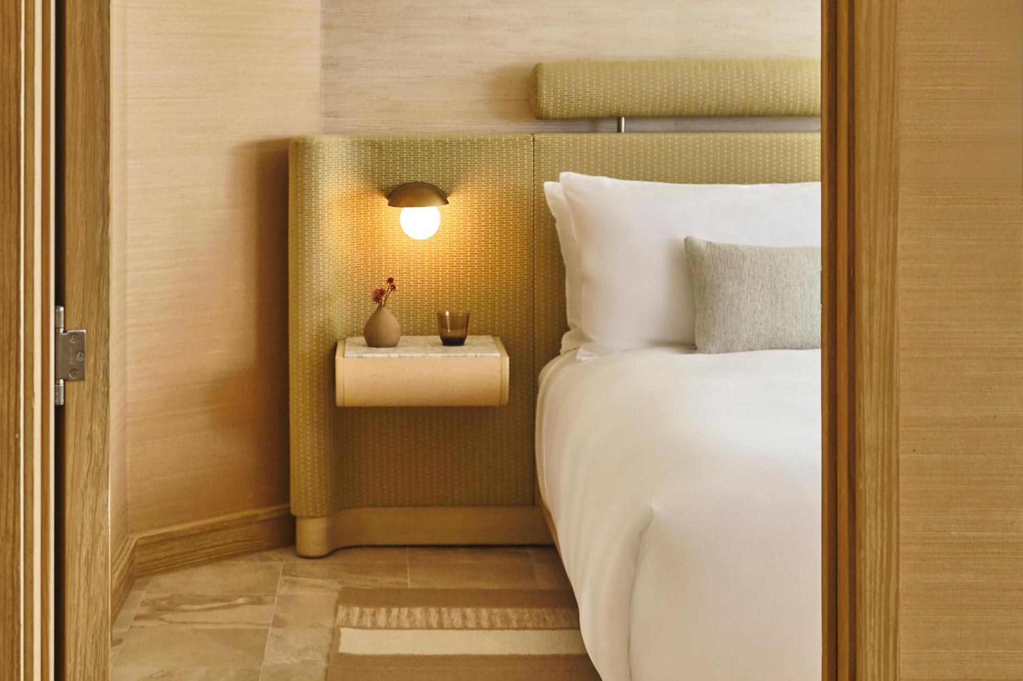 Resort The Shelborne By Proper
